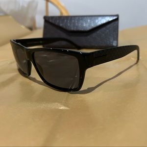 Black Gucci sunglasses (men)